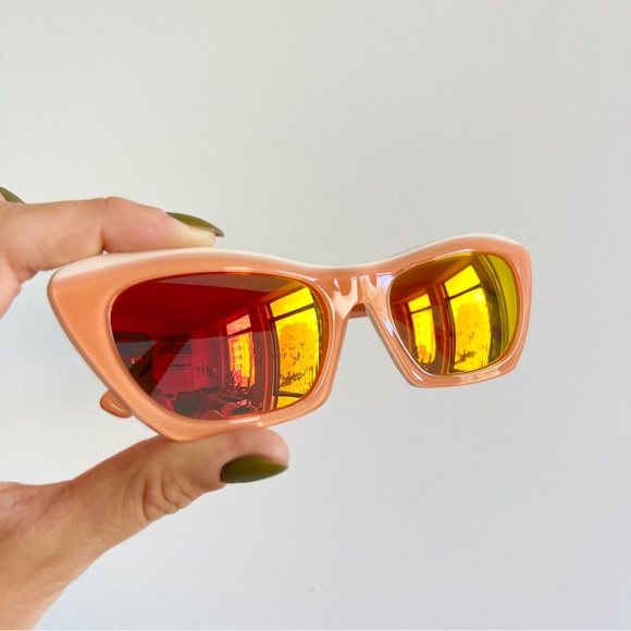 Acne Studios orange mirrored lenses cat eye sunglasses with a dangling piercing - Picture 2 of 12